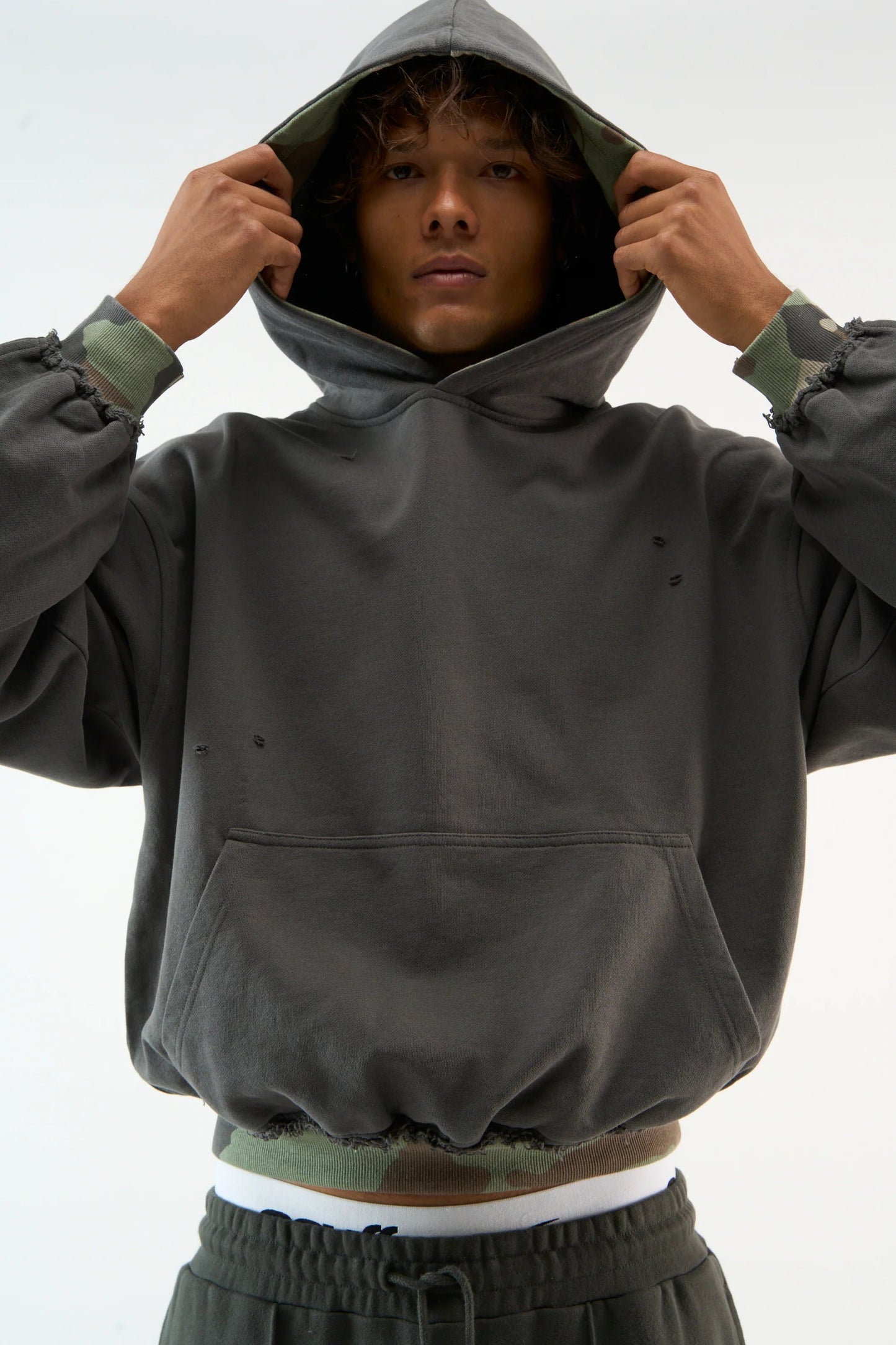 Distressed Hoodie unisex camo